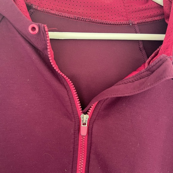 Fabletics Zip Up - Picture 7 of 9